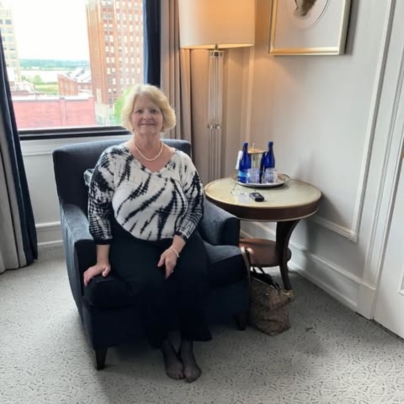 Meet your Posher, Nita - Picture 1 of 1